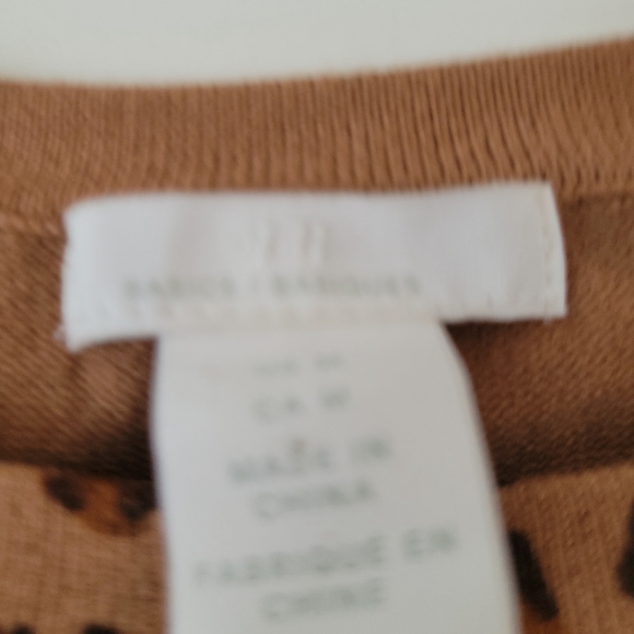 H&M Womens Leopard Print Buttondown Cardigan Sweater Size Medium - Picture 4 of 4